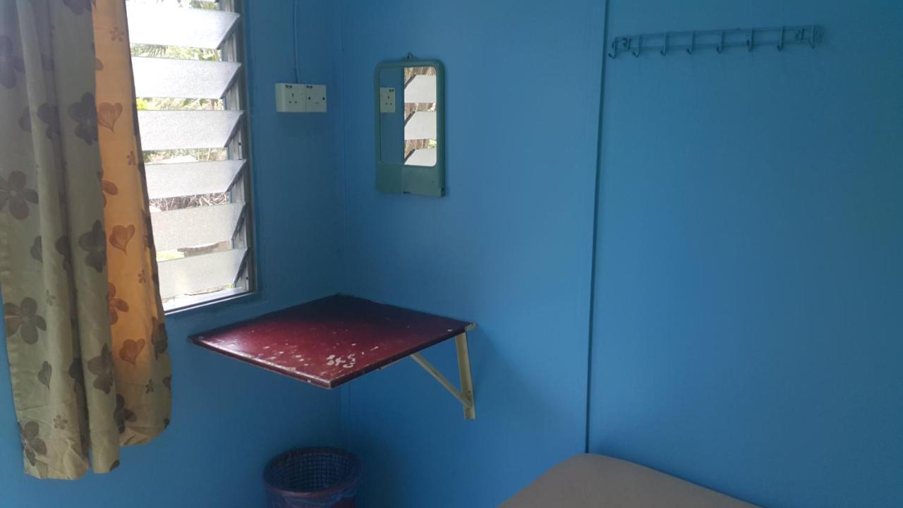 Alora Budget Inn Танах-Рата Экстерьер фото